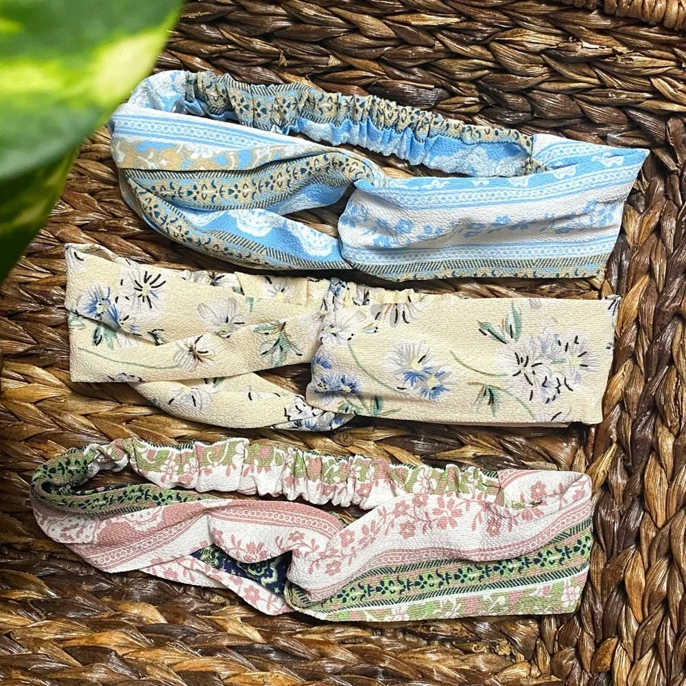 Set of 3 Pastel Floral Headbands Twist Hippie Hair Bands - Picture 2 of 2